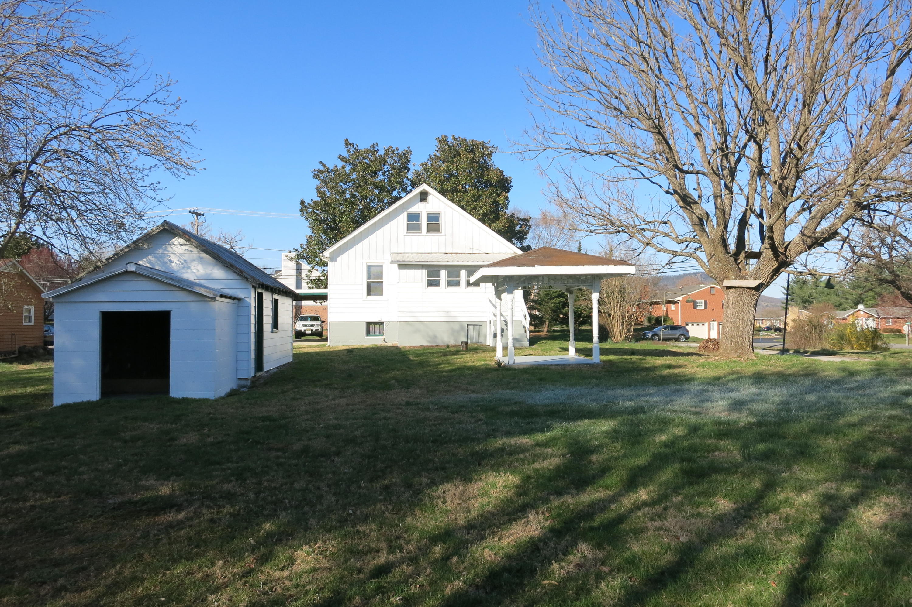 7808 Barrens Road Roanoke, VA 24019 - Photo 7 of 26 Barrens Back