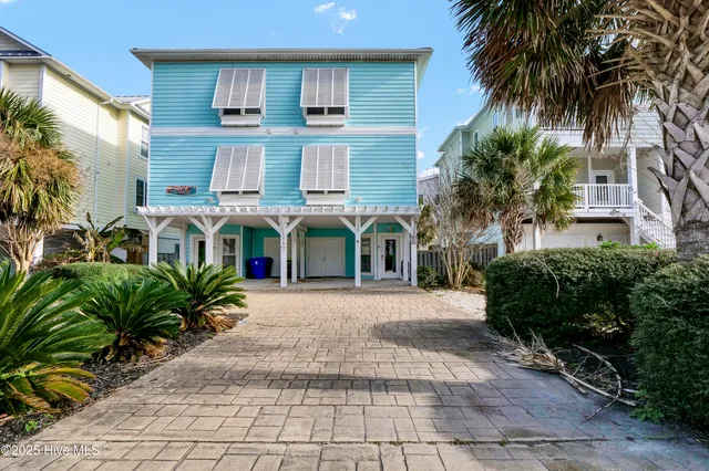 $2,200 | 1315 Bowfin Lane, Unit 2, Carolina Beach, NC 28428