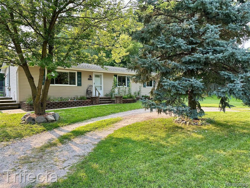 47555 Dequindre Road Rochester Hills, MI 48307 - Photo 2 of 29