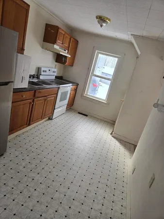 $91,200 | 111 Prospect Street, Dexter, ME 04930