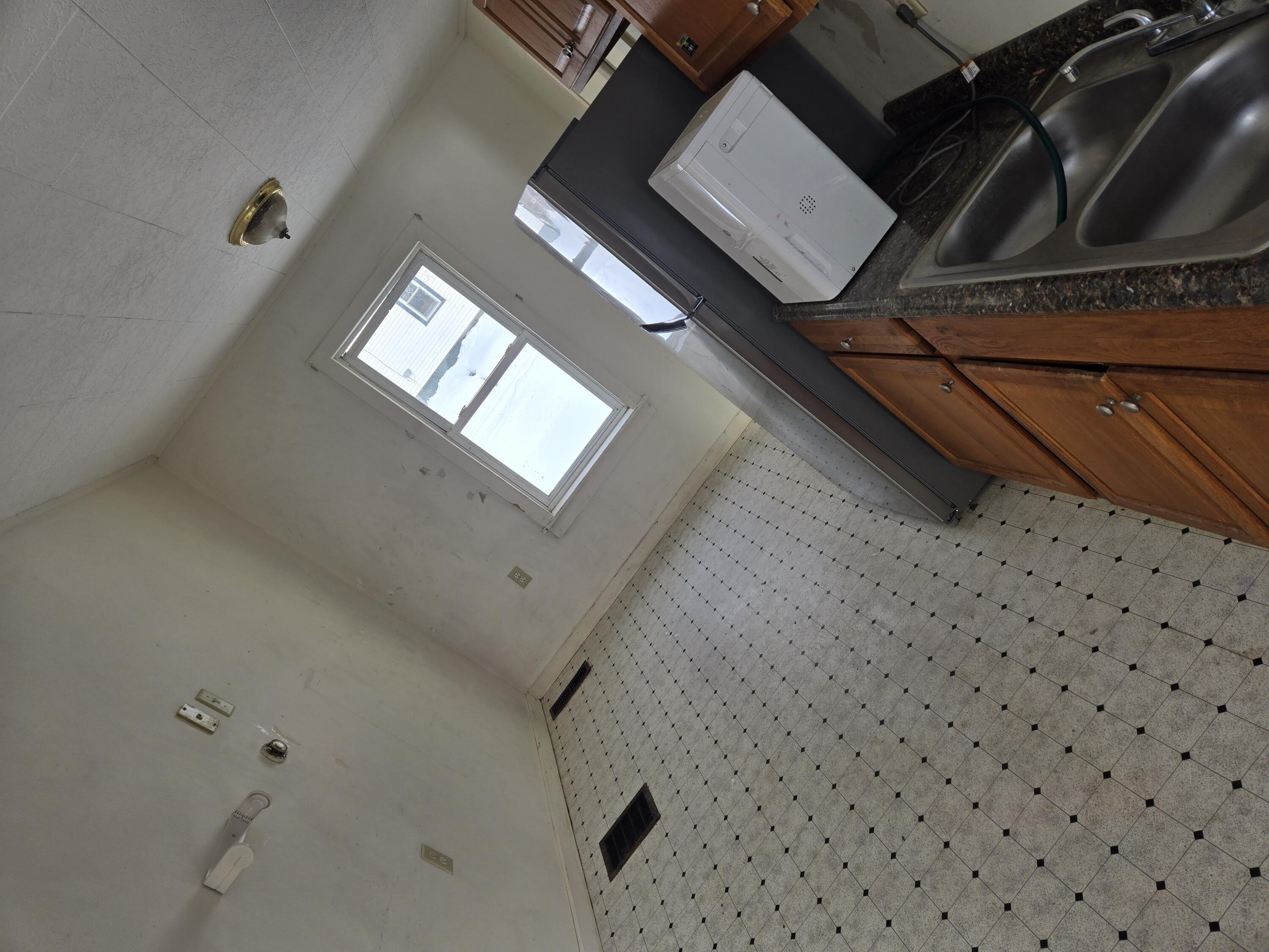 111 Prospect Street Dexter, ME 04930 - Photo 9 of 16 1000008484