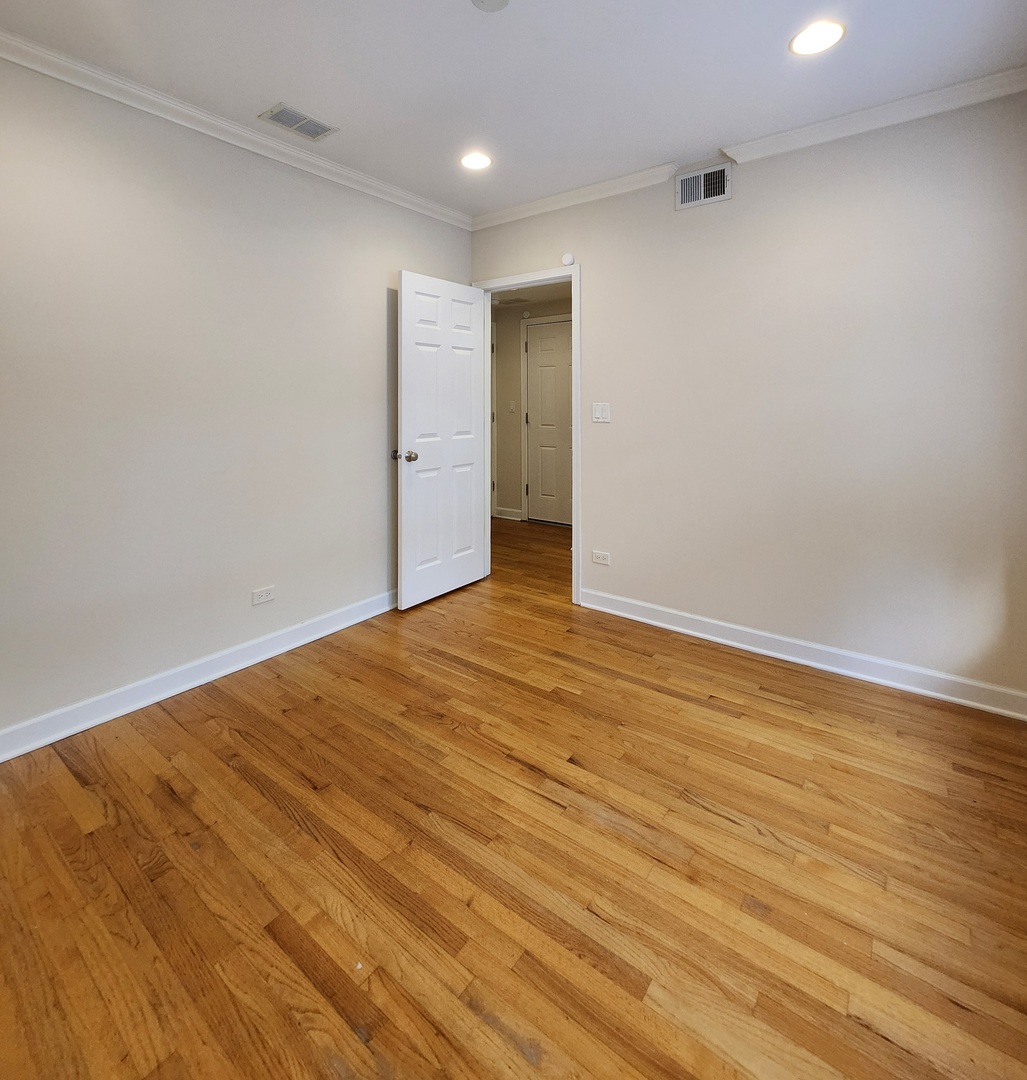 2856 West Rosemont Avenue, Unit 2 Chicago, IL 60659 - Photo 7 of 11