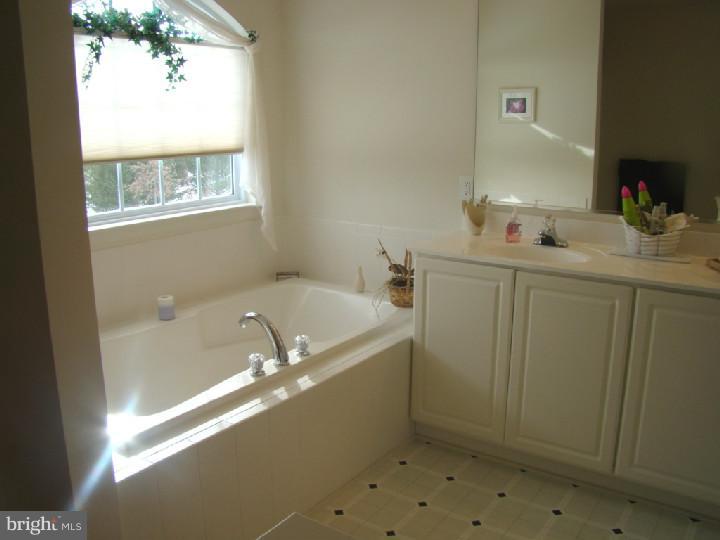 103 Milbury Road Coatesville, PA 19320 - Photo 8 of 12 Gallery Image 8