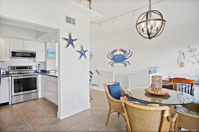 $8,900 | 245 Northeast MacArthur Boulevard, Unit 12, Stuart, FL 34996