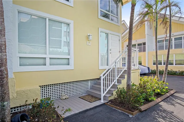 $8,900 | 245 Northeast MacArthur Boulevard, Unit 12, Stuart, FL 34996