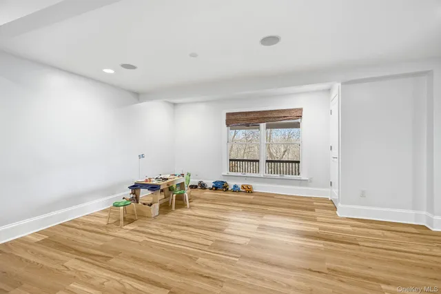 $2,390,000 | 6 Eaton Lane, Scarsdale, NY 10583