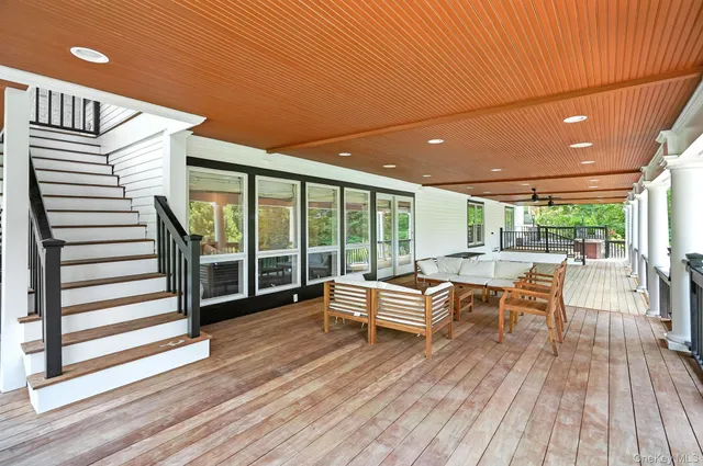 $2,390,000 | 6 Eaton Lane, Scarsdale, NY 10583