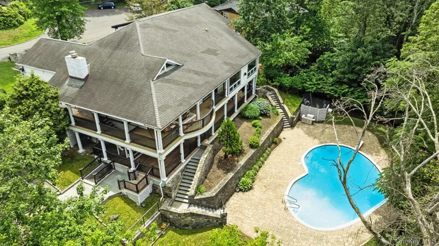 $2,390,000 | 6 Eaton Lane, Scarsdale, NY 10583