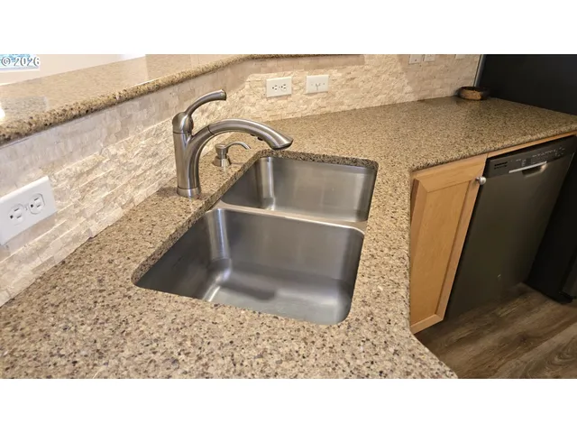 $309,000 | 14735 Southwest Beard Road, Unit 102, Beaverton, OR 97007