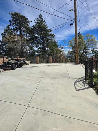 $1,299,500 | 30461 Live Oak Drive, Running Springs, CA 92382