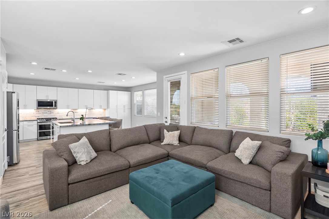 564 Ivy Spring Street Las Vegas, NV 89138 - Photo 7 of 50