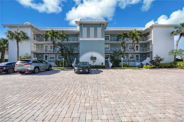 $695,000 | 1200 Blue Point Avenue, Unit A2, Naples, FL 34102