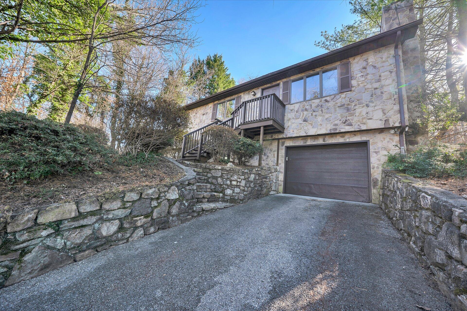 2708 Grandin Road Southwest Roanoke, VA 24015 - Photo 1 of 30 31-DSC00086