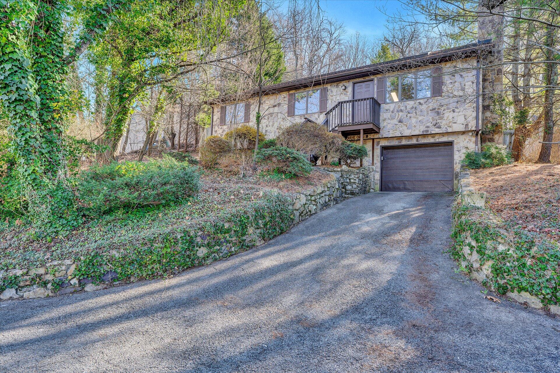 2708 Grandin Road Southwest Roanoke, VA 24015 - Photo 2 of 30 01-DSC00079