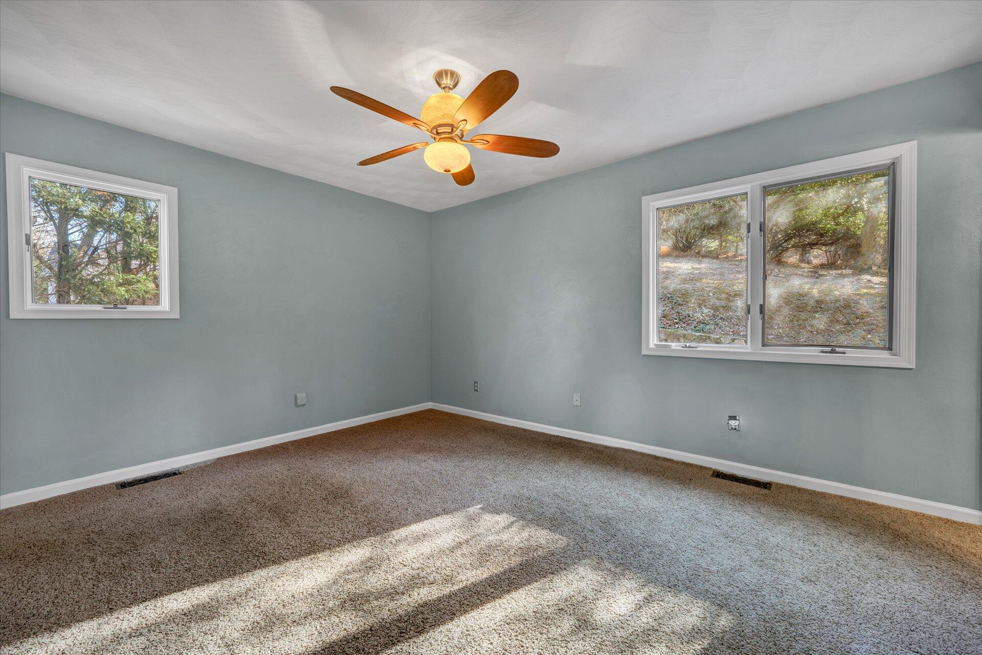2708 Grandin Road Southwest Roanoke, VA 24015 - Photo 11 of 30 12-DSC00046