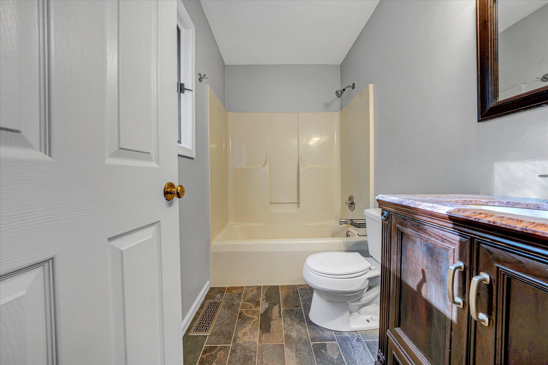 2708 Grandin Road Southwest Roanoke, VA 24015 - Photo 13 of 30 14-DSC00052