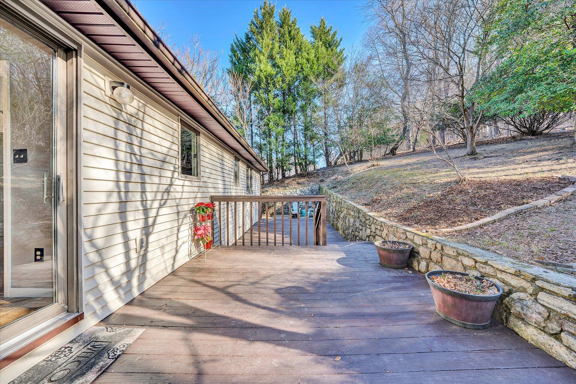 2708 Grandin Road Southwest Roanoke, VA 24015 - Photo 26 of 30 25-DSC00016