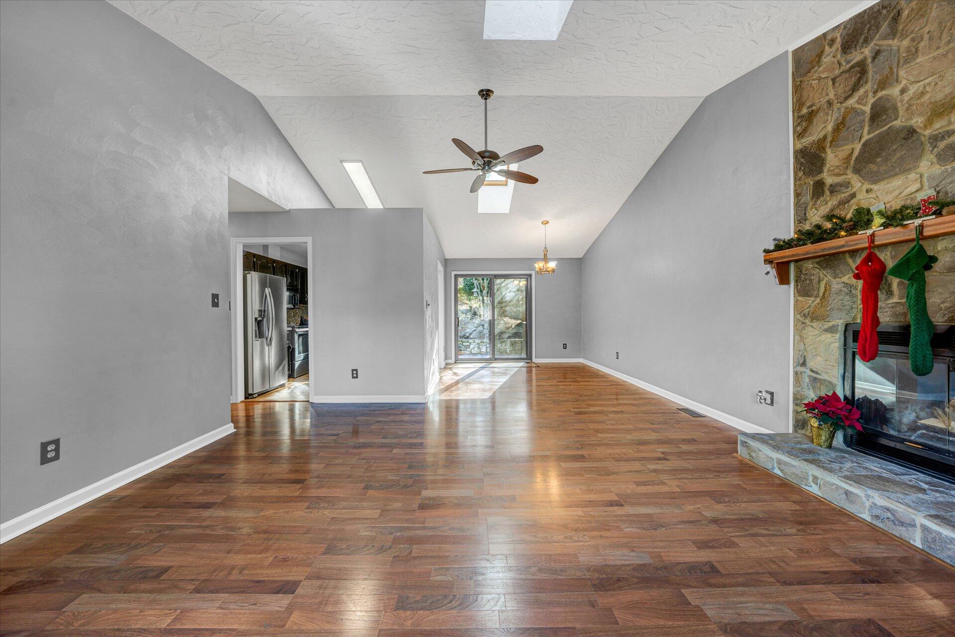 2708 Grandin Road Southwest Roanoke, VA 24015 - Photo 4 of 30 04-DSC00001