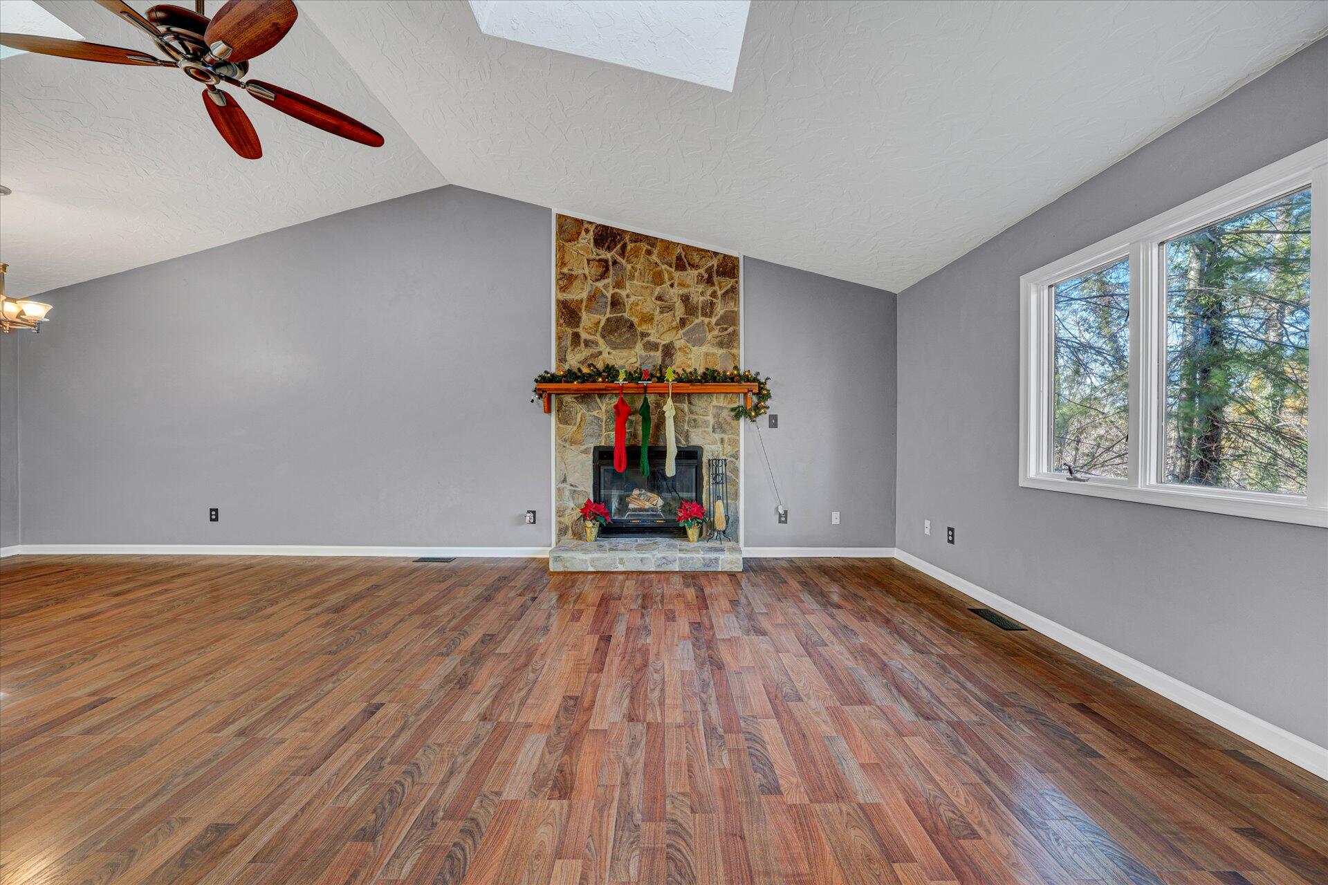 2708 Grandin Road Southwest Roanoke, VA 24015 - Photo 5 of 30 05-DSC00004