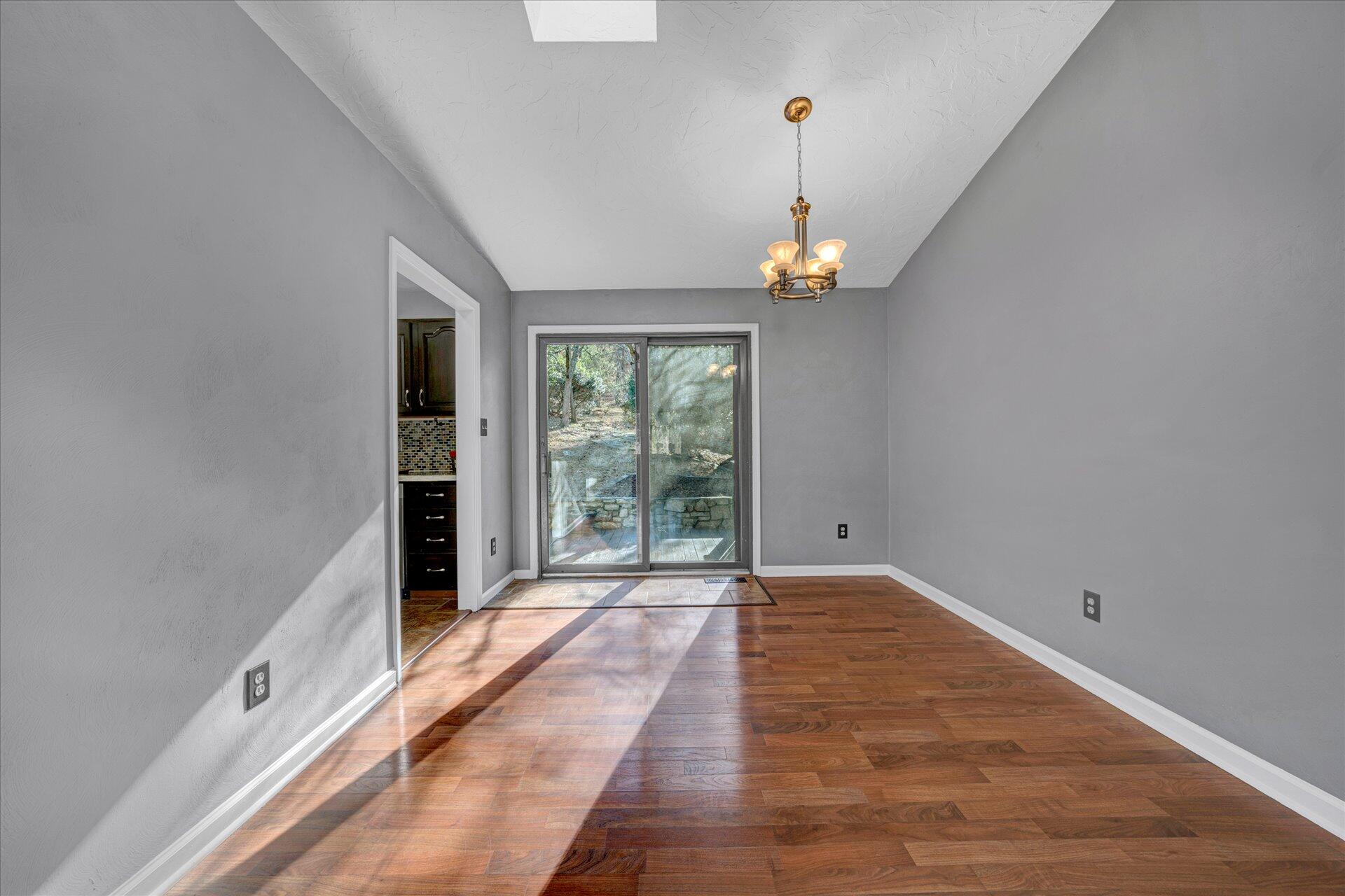 2708 Grandin Road Southwest Roanoke, VA 24015 - Photo 7 of 30 07-DSC00007