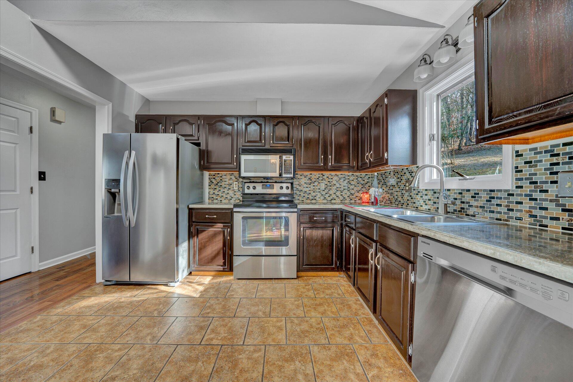 2708 Grandin Road Southwest Roanoke, VA 24015 - Photo 8 of 30 08-DSC00034