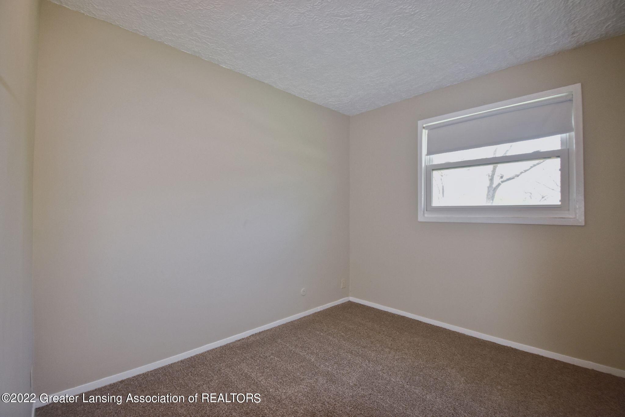 3921 Pleasant Grove Road Lansing, MI 48910 - Photo 10 of 20 9