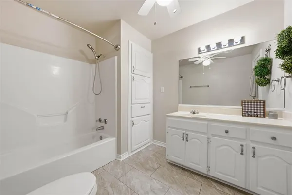 $329,000 | 1211 Overlook Court, Whitney, TX 76692