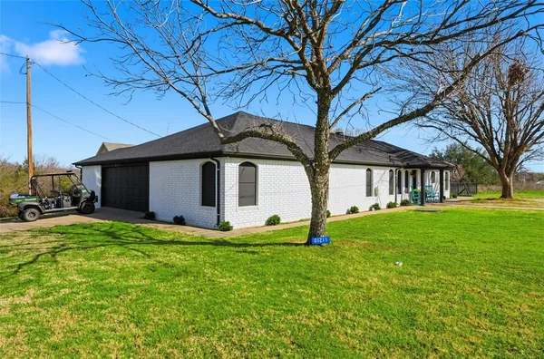 $329,000 | 1211 Overlook Court, Whitney, TX 76692