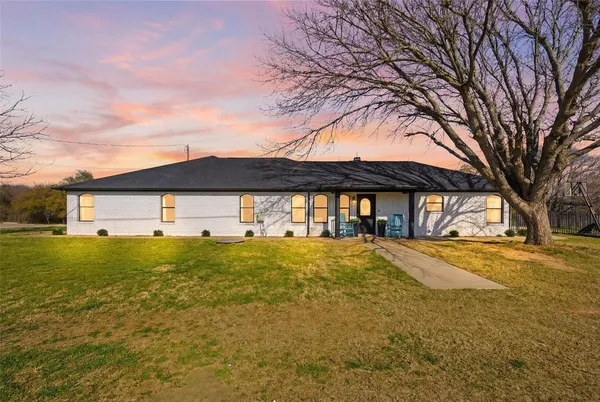 $329,000 | 1211 Overlook Court, Whitney, TX 76692
