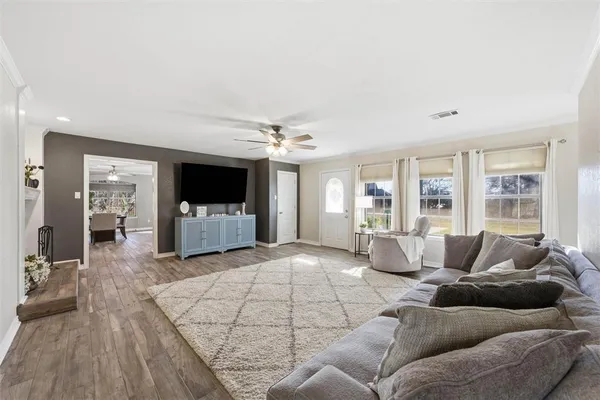 $329,000 | 1211 Overlook Court, Whitney, TX 76692