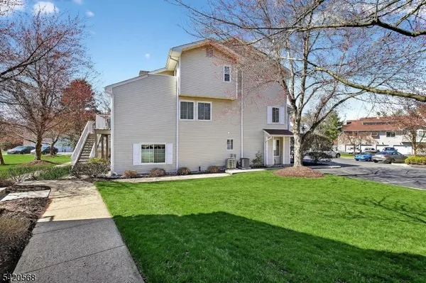 $479,900 | 48 Academy Court, Bedminster, NJ 07921