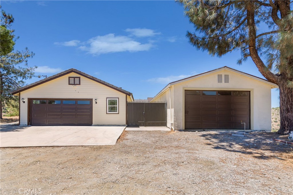 6401 Hubbard Road Acton, CA 93510 - Photo 2 of 20