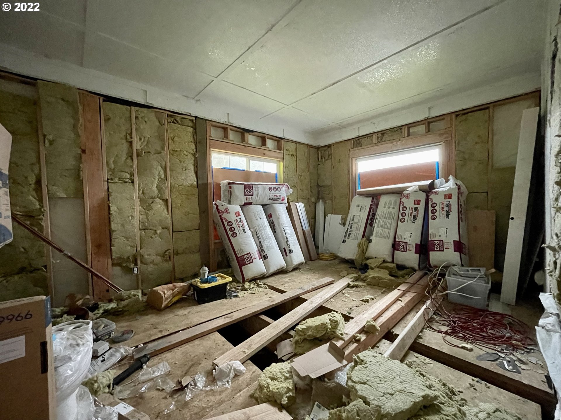66325 North Bay Road North Bend, OR 97459 - Photo 21 of 31 a view of a room with gym equipment