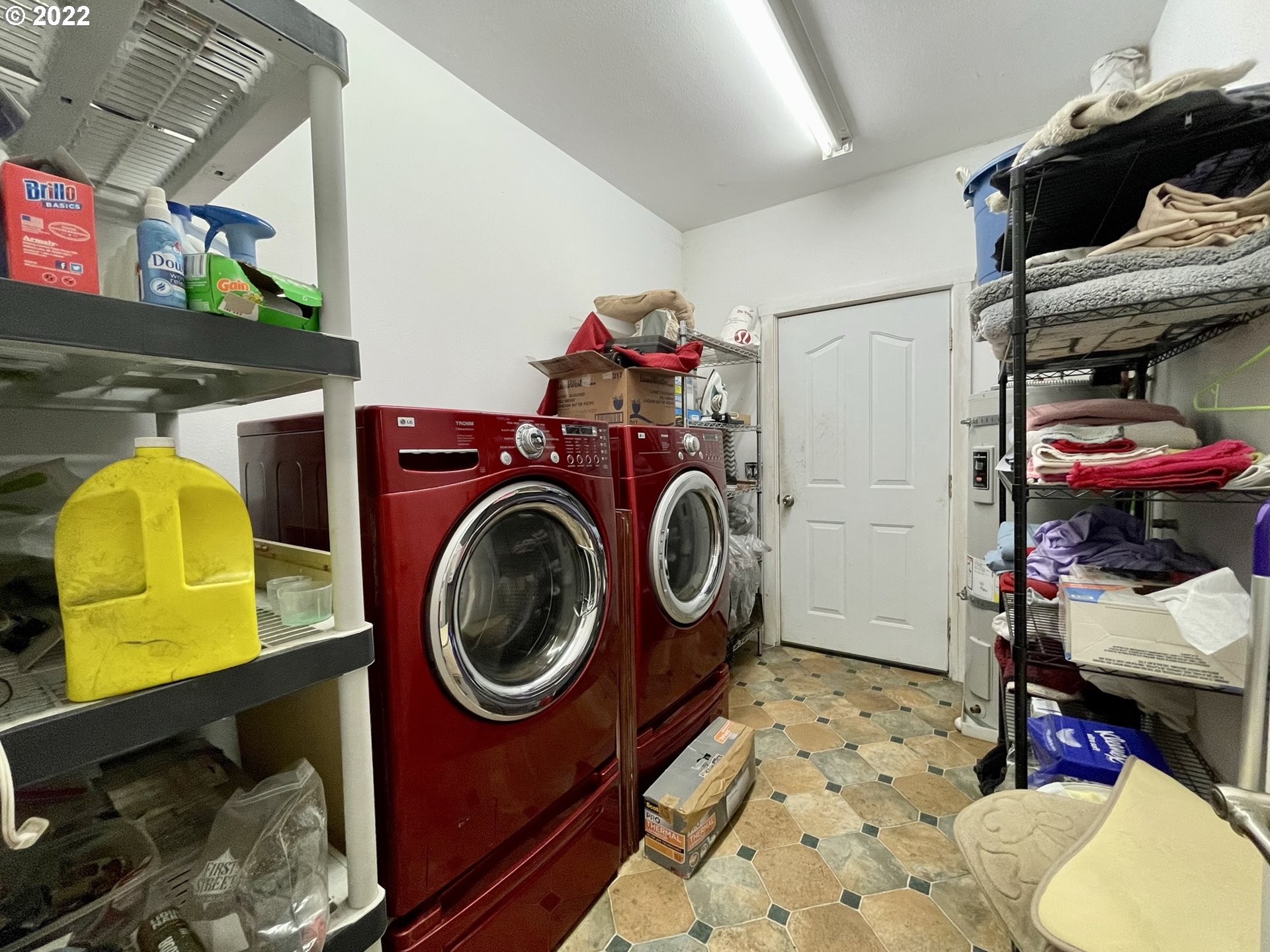 66325 North Bay Road North Bend, OR 97459 - Photo 29 of 31 a utility room with dryer and washer