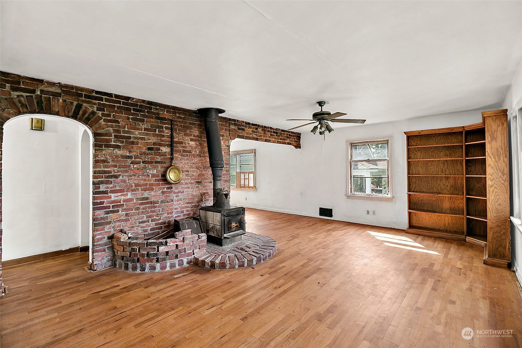 1318 Perry Avenue Bremerton, WA 98310 - Photo 4 of 38 Gallery Image 4