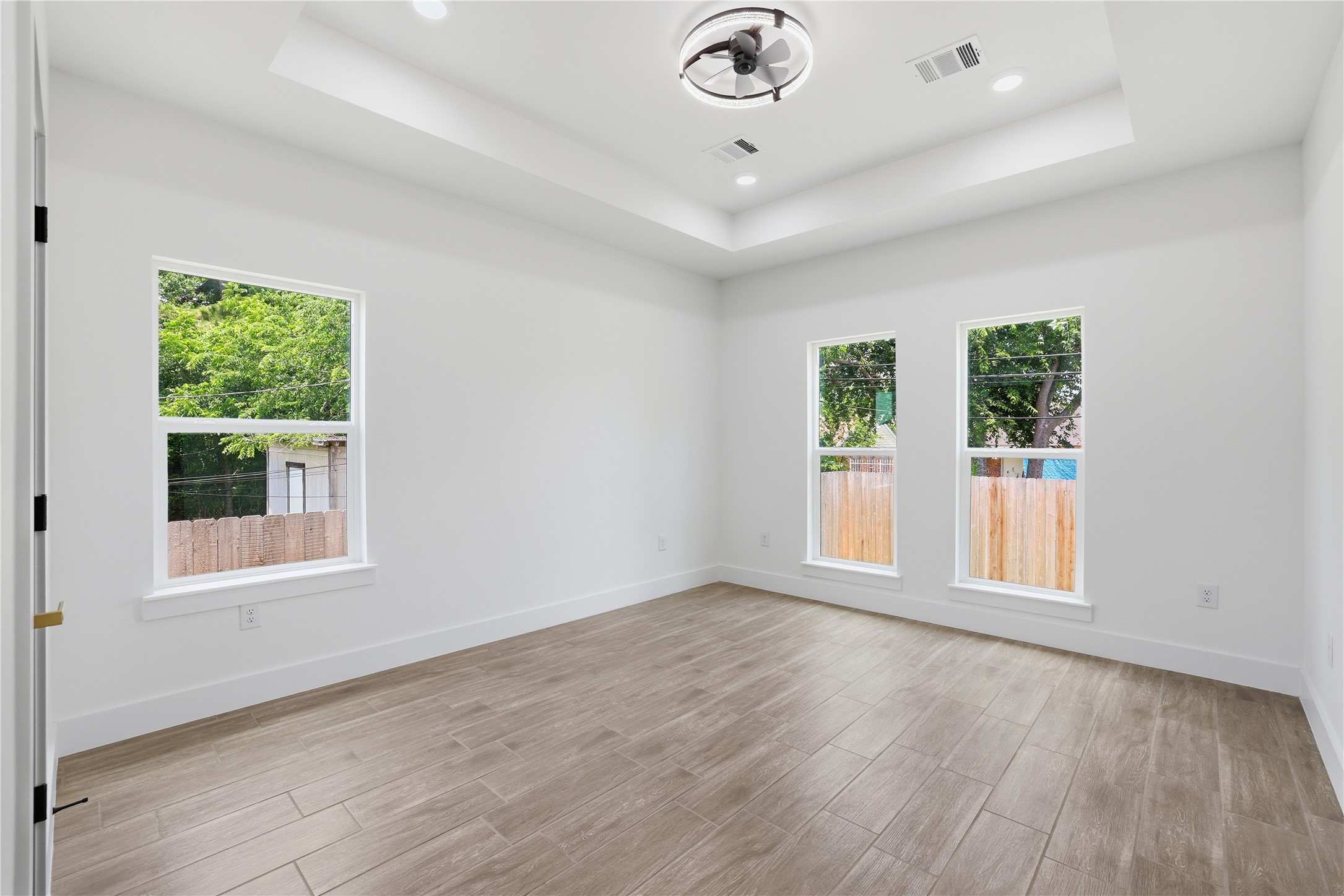5515 Elm Spring Drive Houston, TX 77048 - Photo 12 of 35