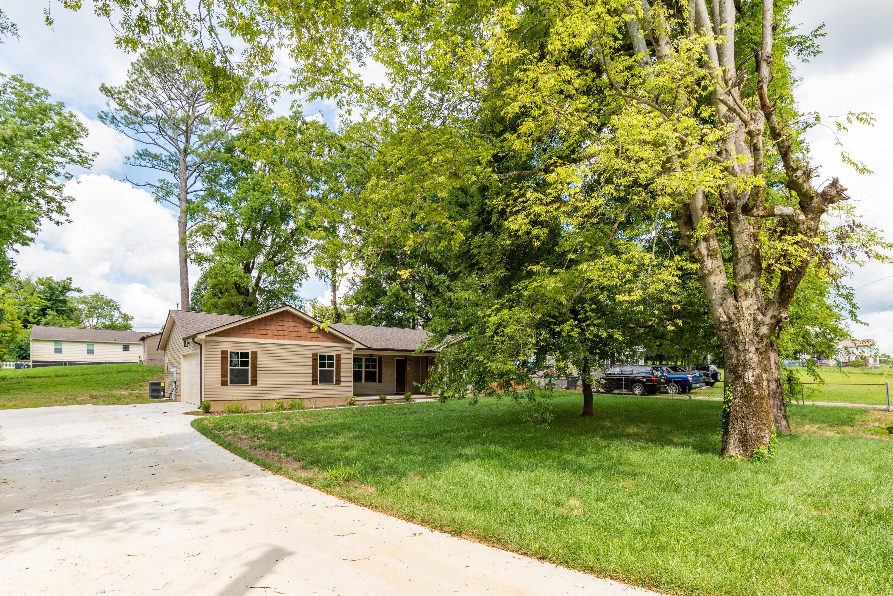 414 Forrest Road Fort Oglethorpe, GA 30742 - Photo 2 of 36 DSC_5786