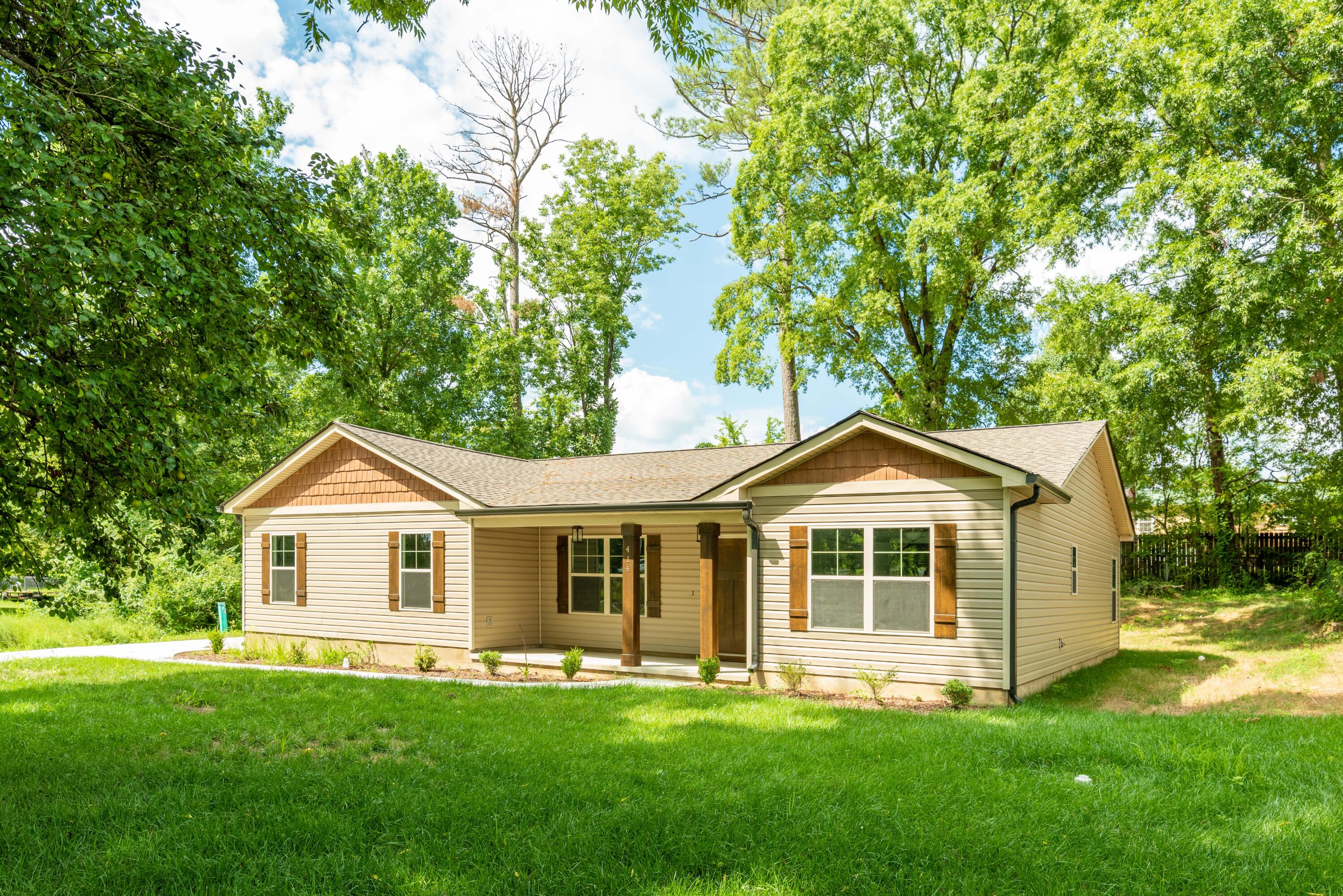 414 Forrest Road Fort Oglethorpe, GA 30742 - Photo 5 of 36 DSC_5790