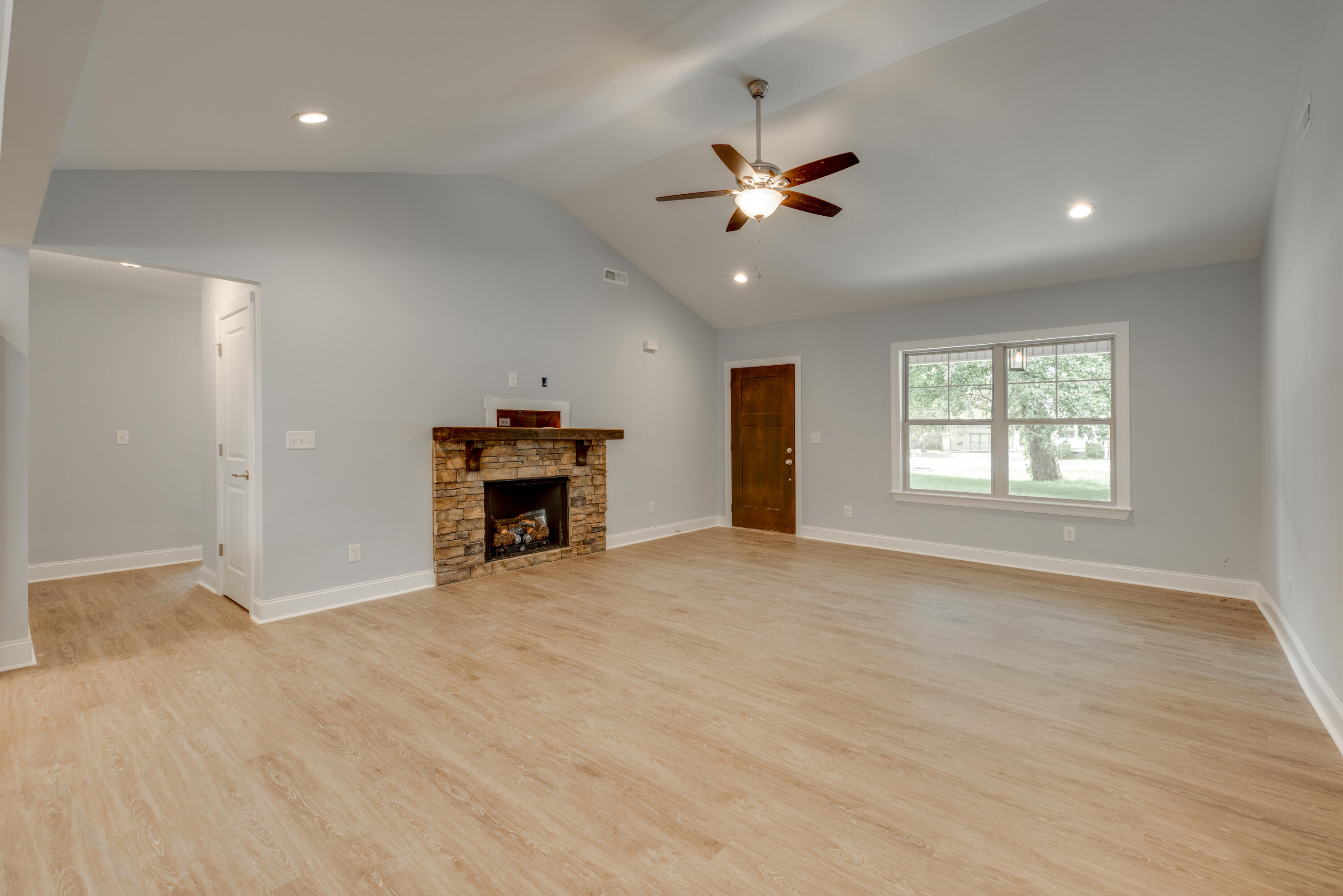 414 Forrest Road Fort Oglethorpe, GA 30742 - Photo 8 of 36 DSC_5833