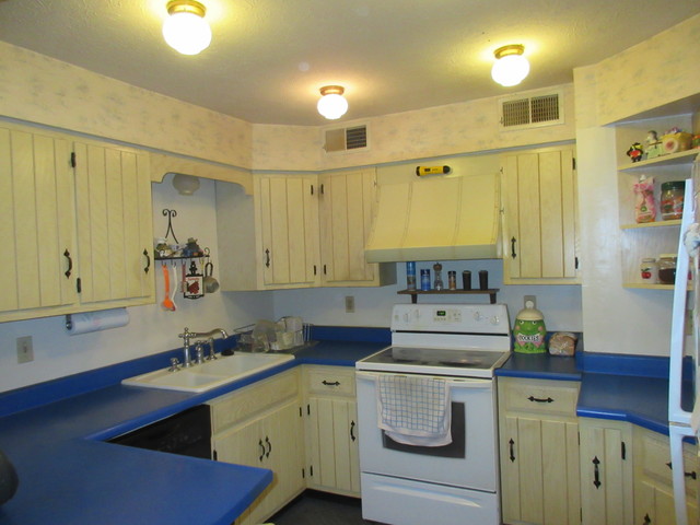 6680 South Anterier Road Dixon, IL 61021 - Photo 8 of 21 a view of washer and dryer with bathroom in the background