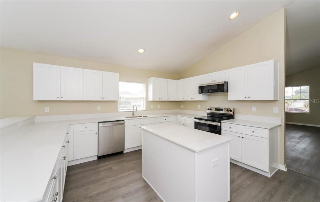 10456 Clarion Street Spring Hill, FL 34608 - Photo 6 of 11