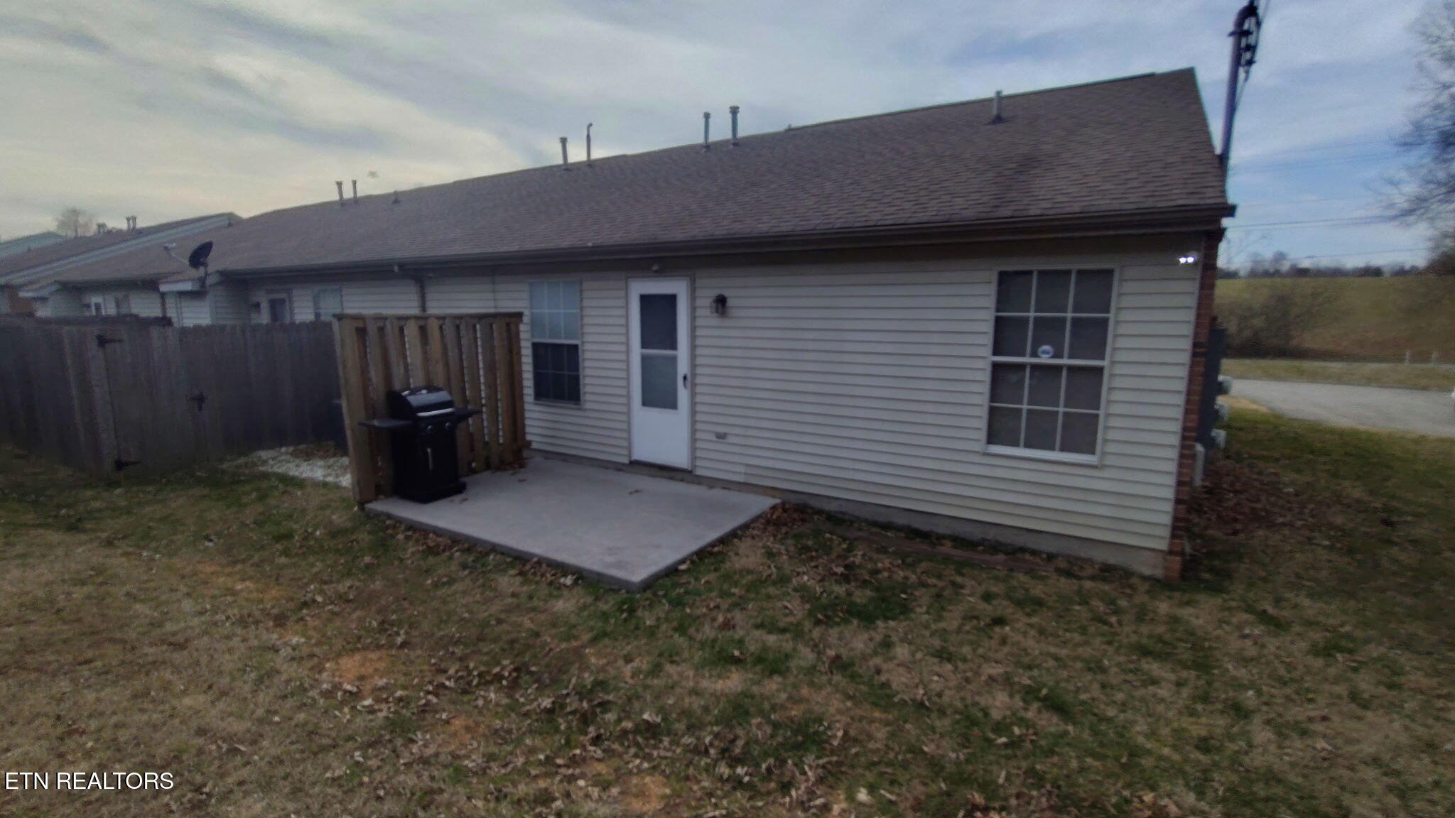 7900 Montbridge Way Powell, TN 37849 - Photo 2 of 12 Back patio