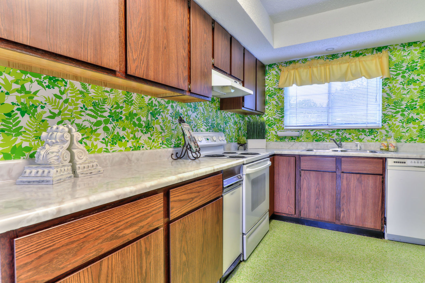 814 Phoenix Drive Champaign, IL 61820 - Photo 9 of 29