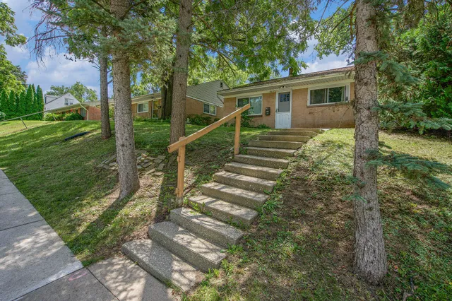 $375,000 | 2219-2221 Dexter Avenue, Ann Arbor, MI 48103