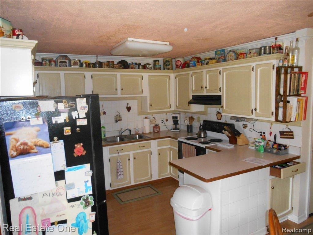 5985 East Allen Road Howell, MI 48855 - Photo 10 of 27 KITCHEN 1
