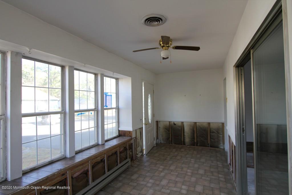 16B Sunset Road, Unit B Whiting, NJ 08759 - Photo 3 of 19 351-637049 Enclosed Porch (11)