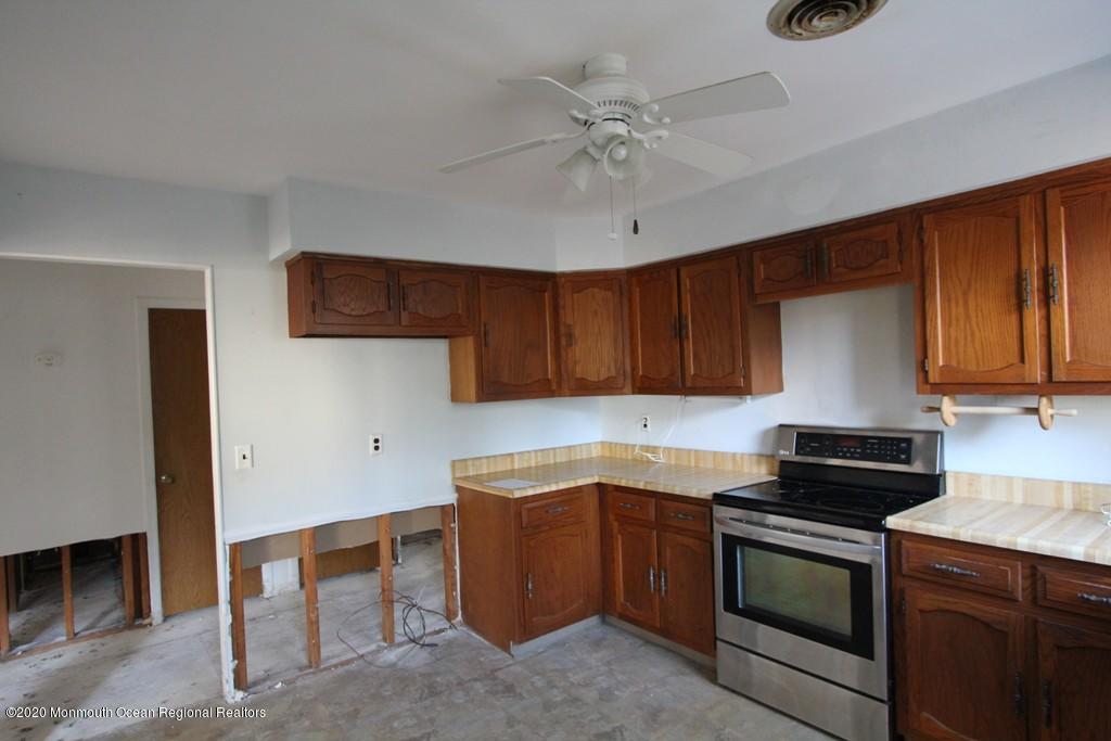 16B Sunset Road, Unit B Whiting, NJ 08759 - Photo 8 of 19 351-637049 Kitchen (17)