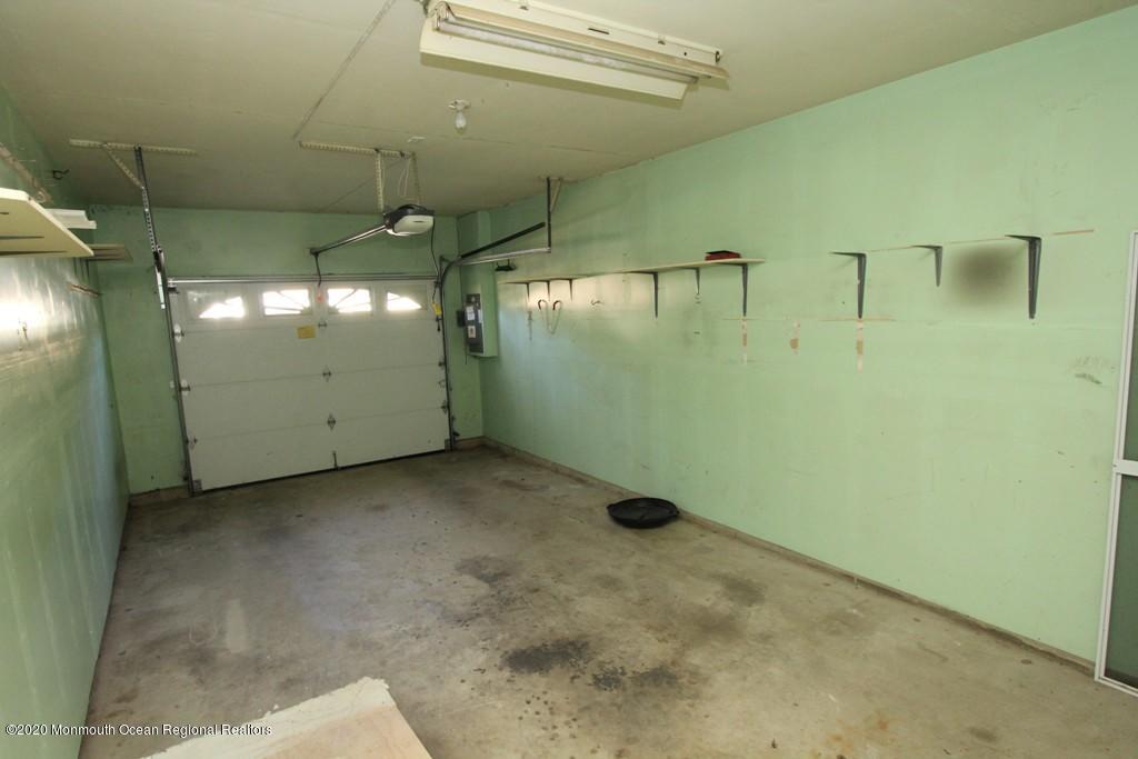 16B Sunset Road, Unit B Whiting, NJ 08759 - Photo 9 of 19 351-637049 Garage (32)