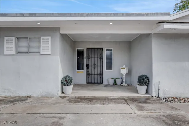 $2,500 | 443 National Street, Henderson, NV 89015