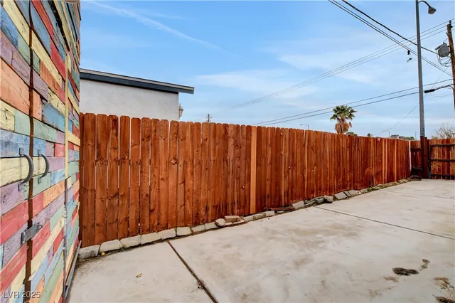 $2,500 | 443 National Street, Henderson, NV 89015